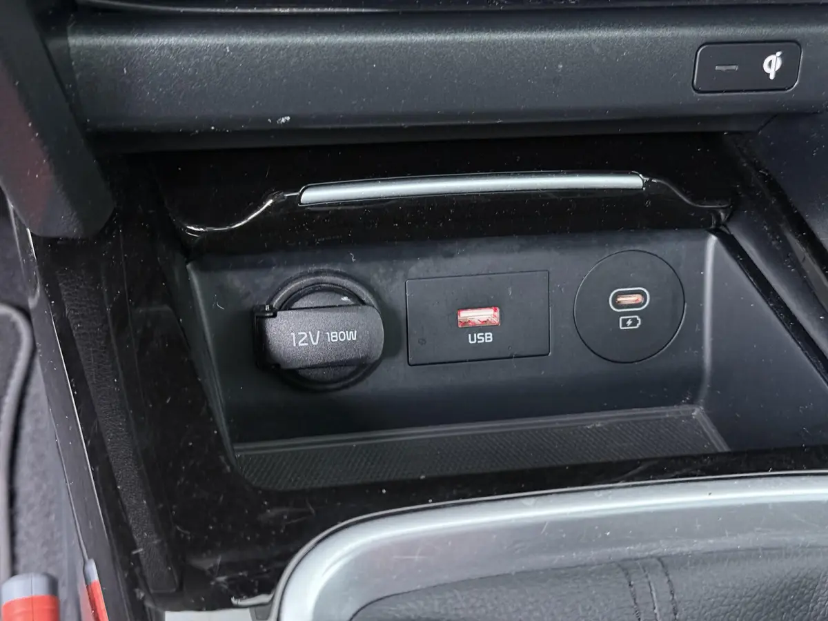 1.0 T-GDi ExecutiveLine | Panoramadak | JBL Audio | Camera | Stoelverwarming |