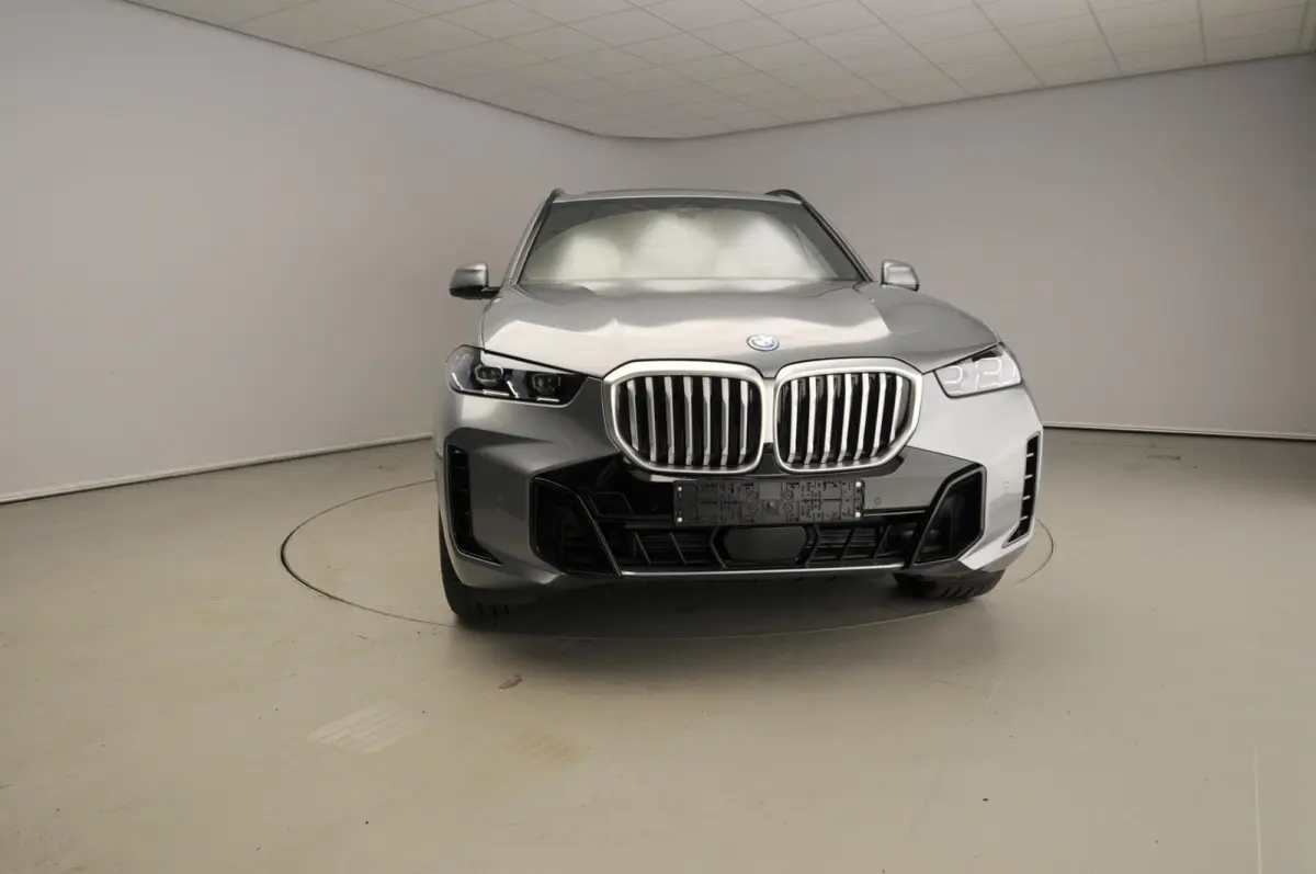 xDrive50e | M-Sportpakket | LED | HUD | Active cruise | Trekhaak | Panoramadak | Comfortzetels | DAB | Harman-kardon sound | Alu 21 inch