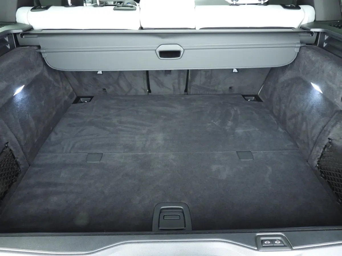 xDrive50e | M-Sportpakket | LED | HUD | Active cruise | Trekhaak | Panoramadak | Comfortzetels | DAB | Harman-kardon sound | Alu 21 inch