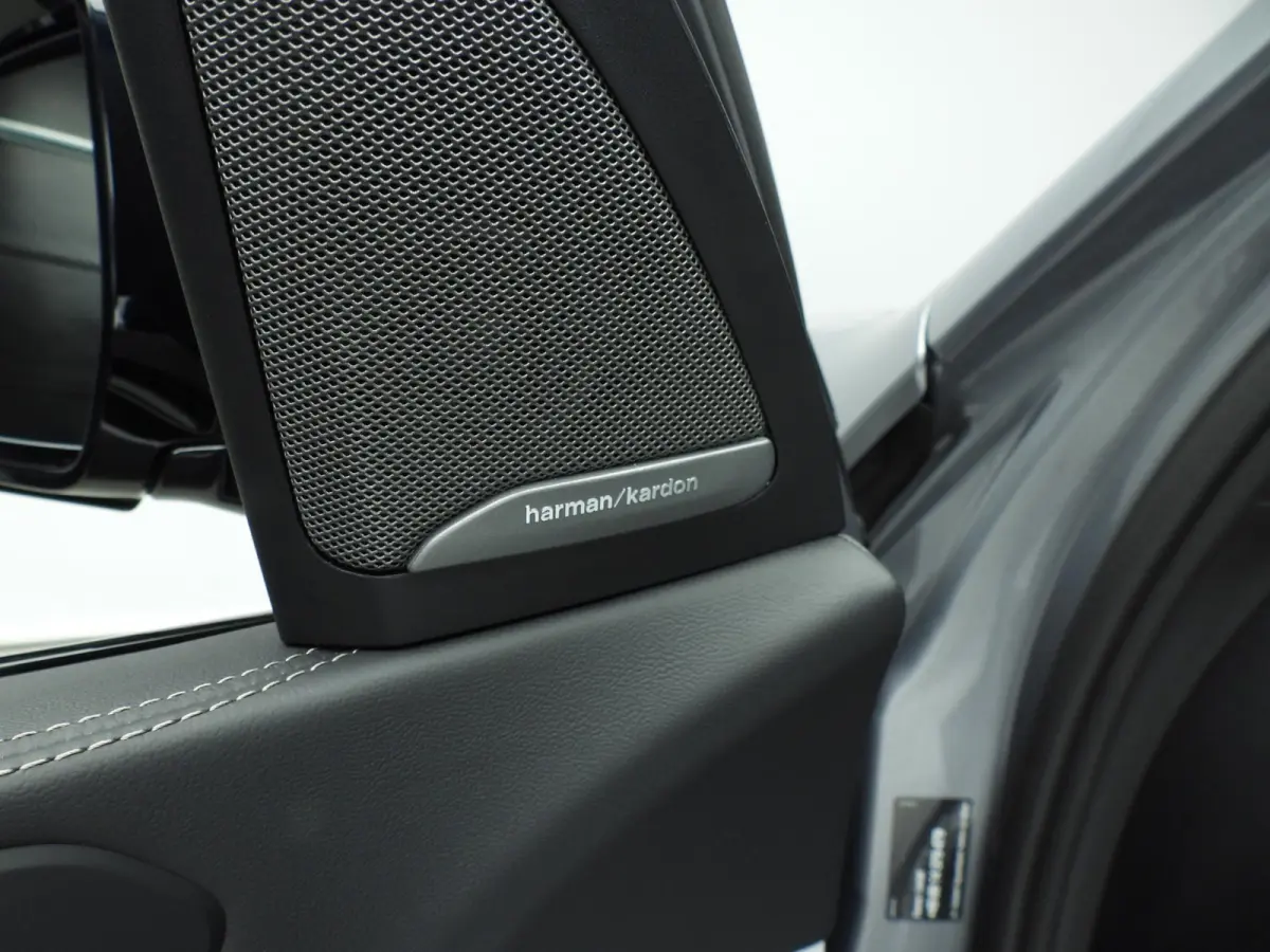 xDrive50e | M-Sportpakket | LED | HUD | Active cruise | Trekhaak | Panoramadak | Comfortzetels | DAB | Harman-kardon sound | Alu 21 inch