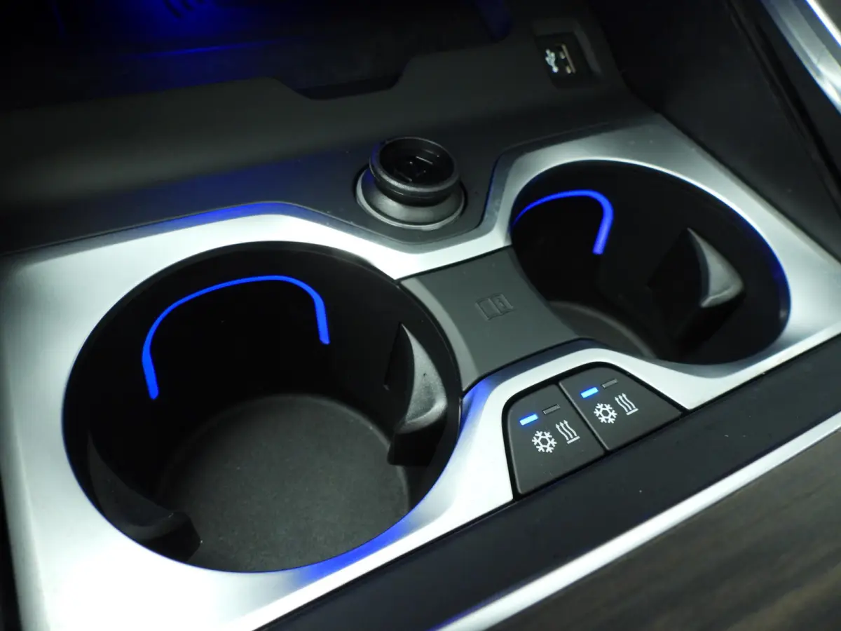 xDrive50e | M-Sportpakket | LED | HUD | Active cruise | Trekhaak | Panoramadak | Comfortzetels | DAB | Harman-kardon sound | Alu 21 inch