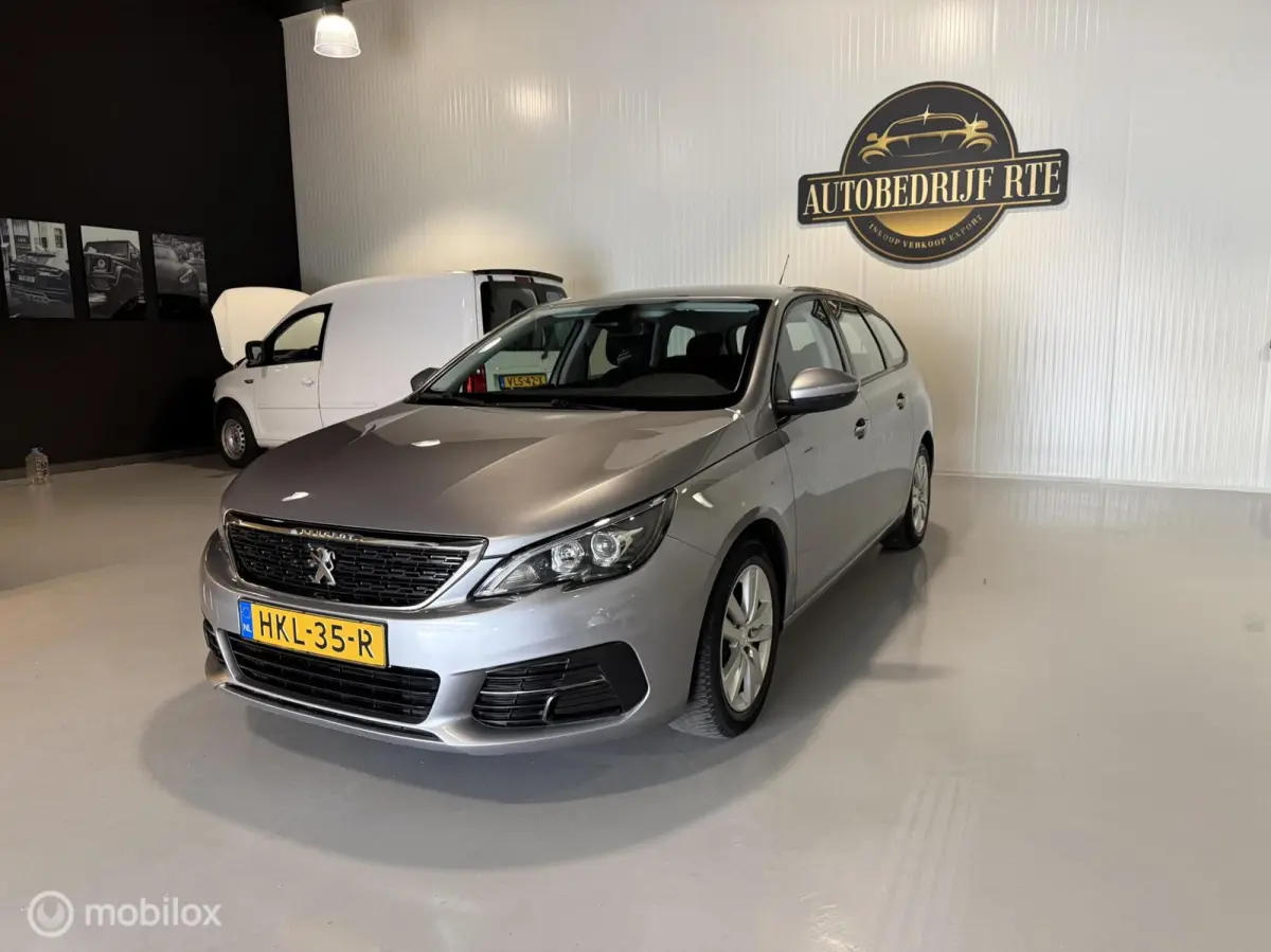 1.2 PureTech Blue Lease Premium