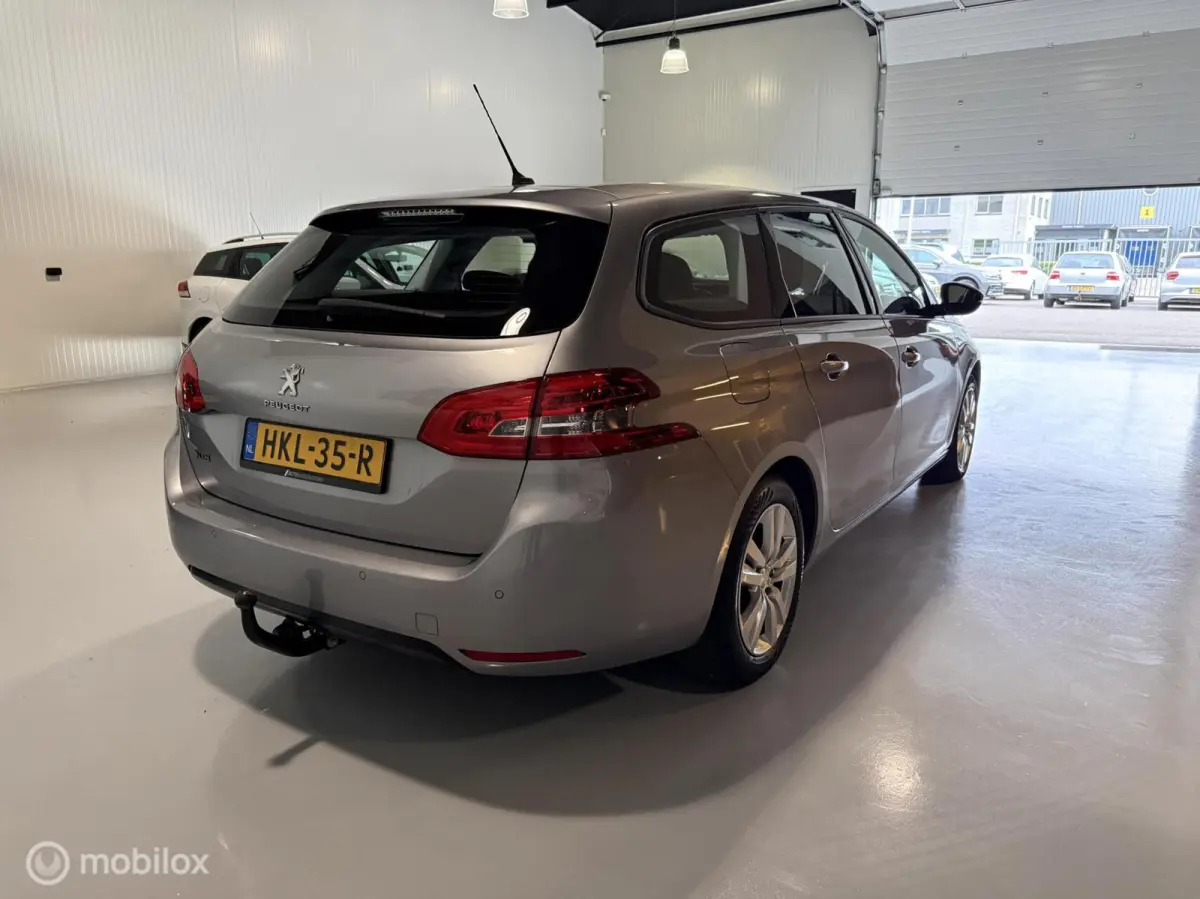 1.2 PureTech Blue Lease Premium