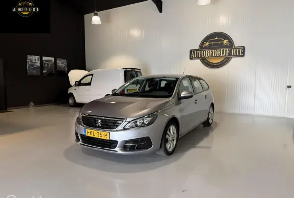 1.2 PureTech Blue Lease Premium