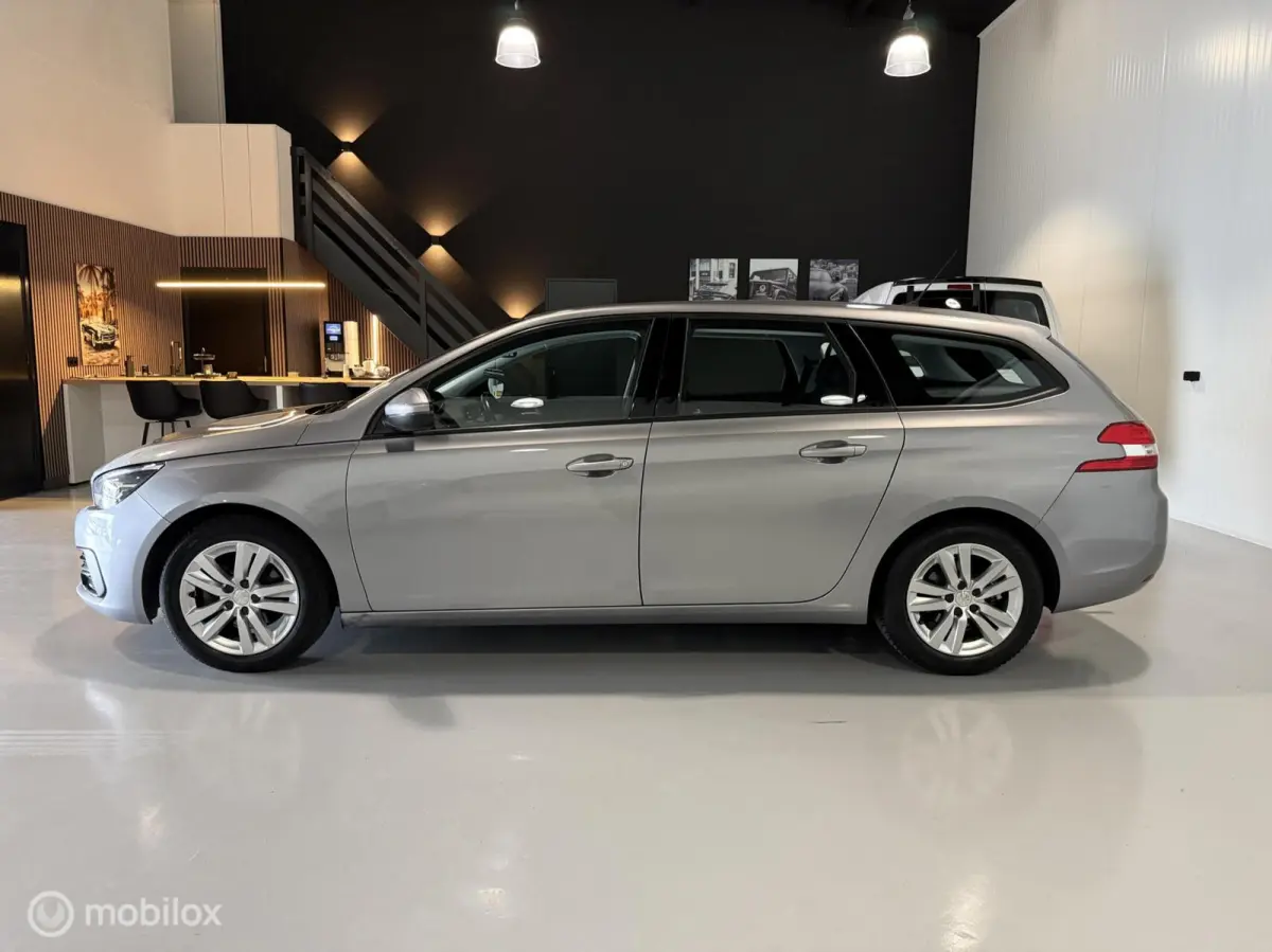 1.2 PureTech Blue Lease Premium