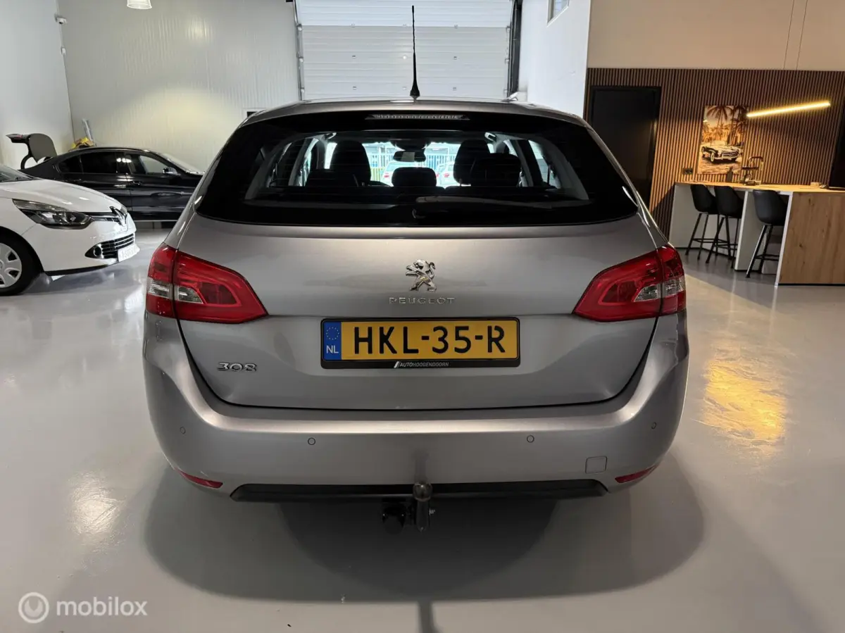 1.2 PureTech Blue Lease Premium