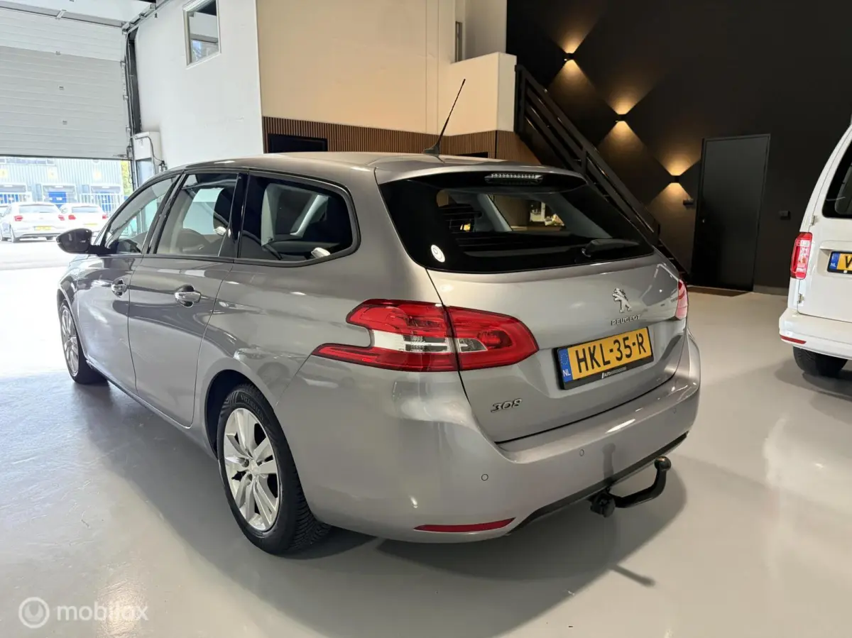 1.2 PureTech Blue Lease Premium