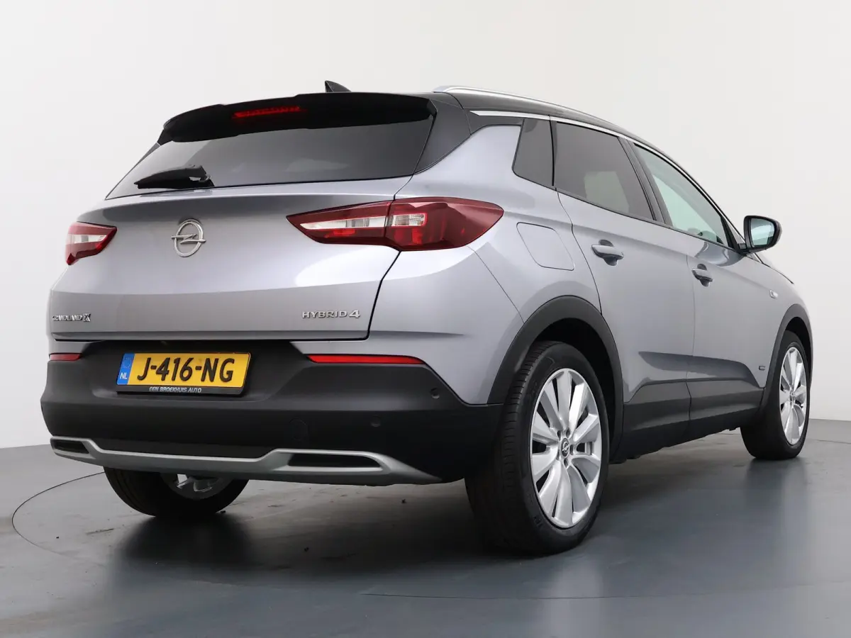 1.6 Turbo Hybrid4 Ultimate / Navigatie / 360 Camera / LEDER / Stoelverwarmd / Stoelverkoeling / Elektr. Koffer / Parkeersensoren / Keyless /