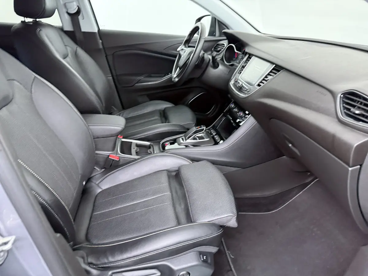 1.6 Turbo Hybrid4 Ultimate / Navigatie / 360 Camera / LEDER / Stoelverwarmd / Stoelverkoeling / Elektr. Koffer / Parkeersensoren / Keyless /