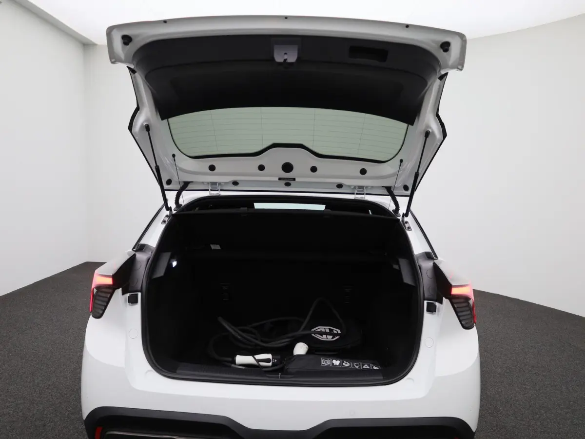 Comfort 64 kWh | SOH 96% | APPLE CARPLAY - ANDROID AUTO | PARKEERSENSOREN | CLIMATE CONTROL | CRUISE CONTROL |