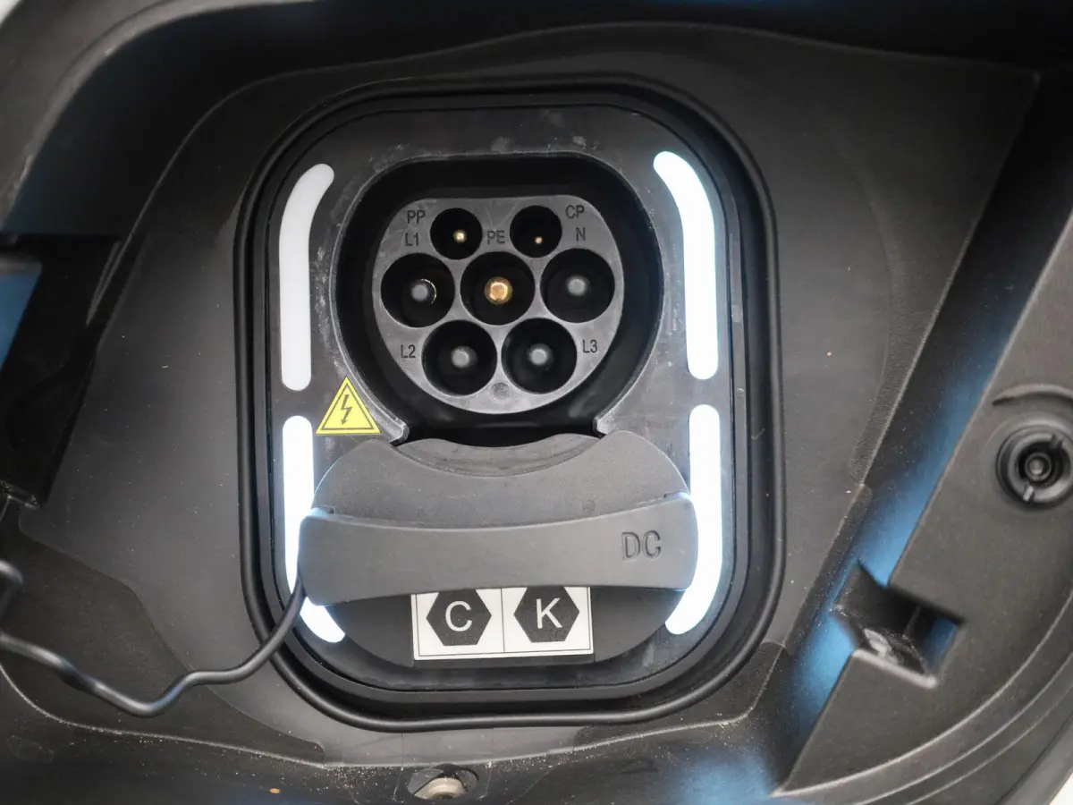 Comfort 64 kWh | SOH 96% | APPLE CARPLAY - ANDROID AUTO | PARKEERSENSOREN | CLIMATE CONTROL | CRUISE CONTROL |