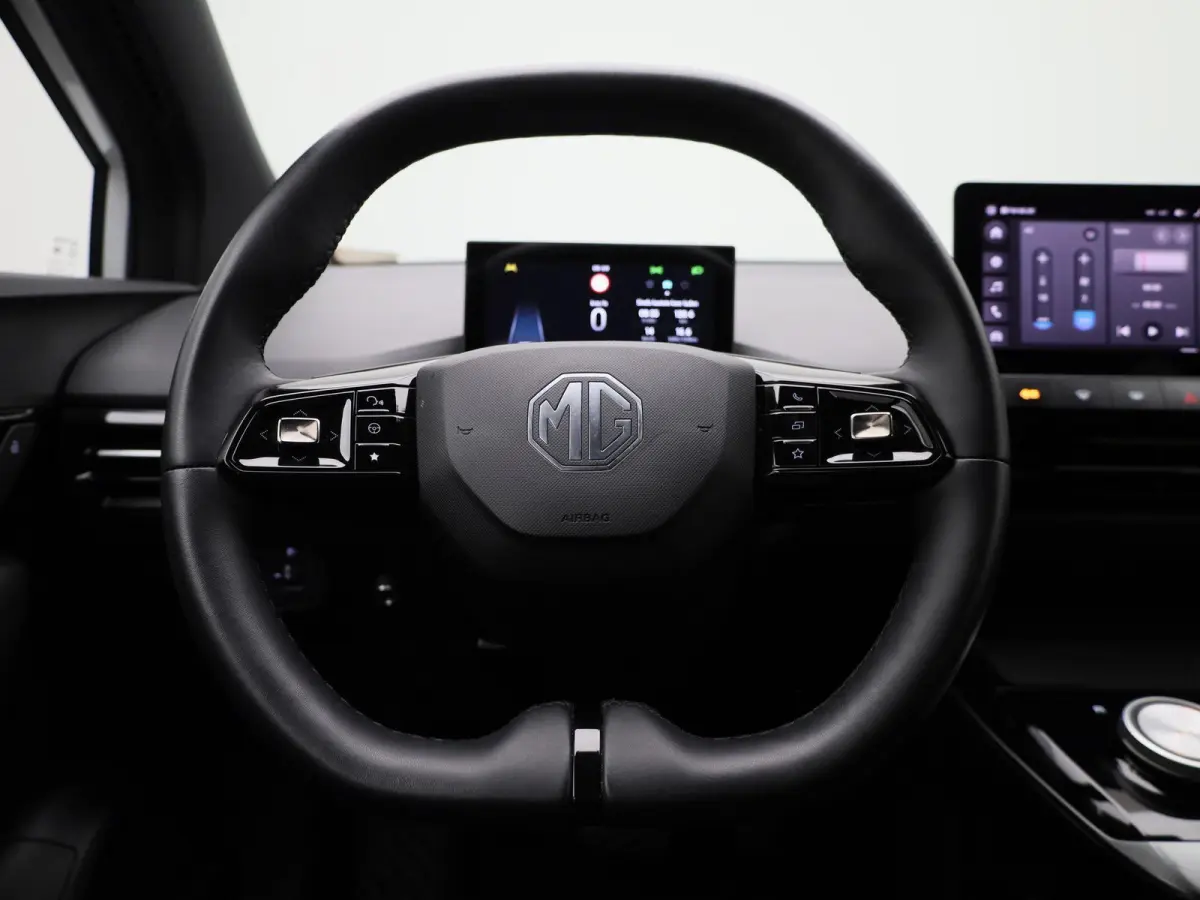 Comfort 64 kWh | APPLE CARPLAY - ANDROID AUTO | PARKEERSENSOREN | CLIMATE CONTROL | CRUISE CONTROL |