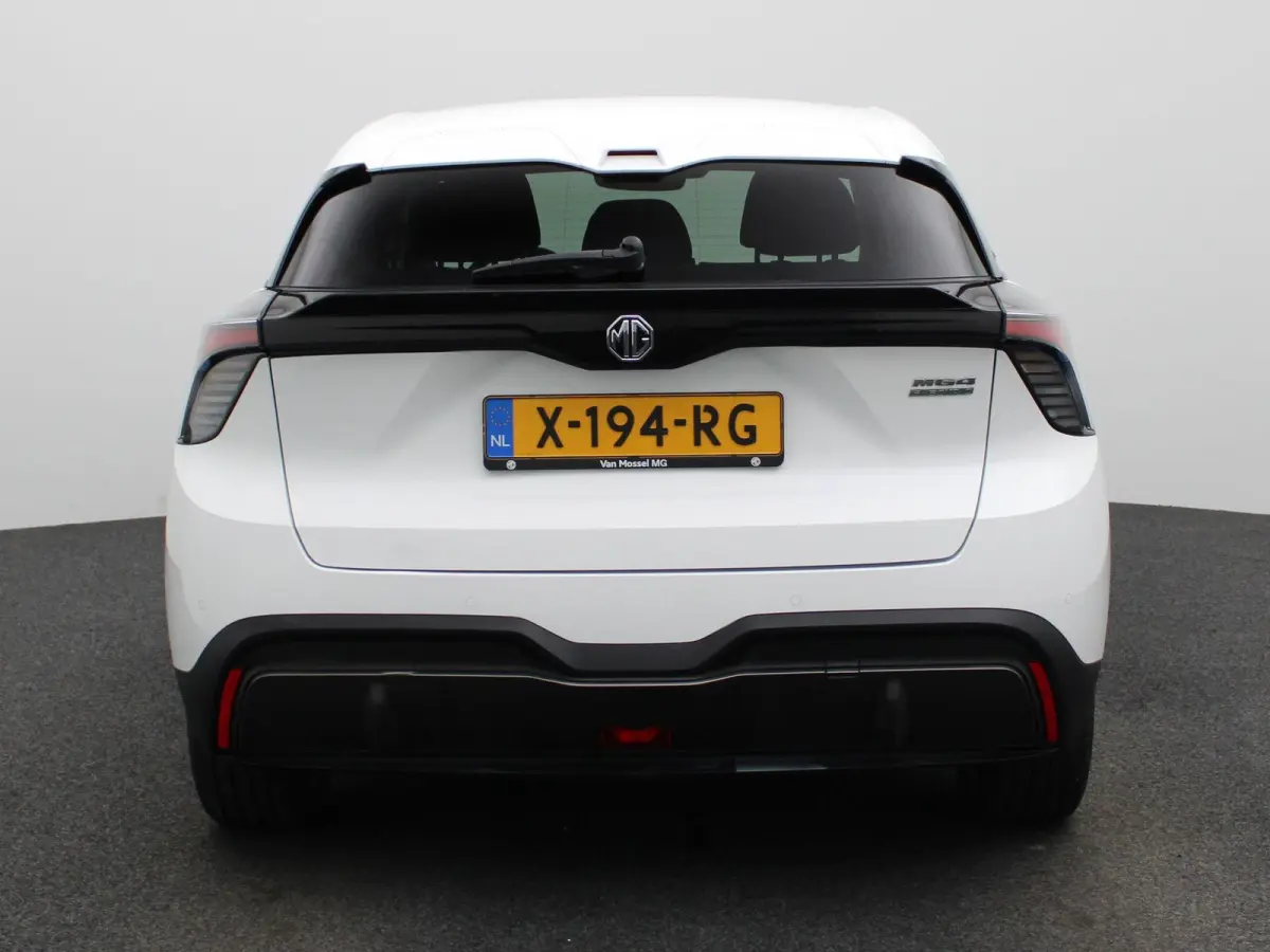 Comfort 64 kWh | APPLE CARPLAY - ANDROID AUTO | PARKEERSENSOREN | CLIMATE CONTROL | CRUISE CONTROL |