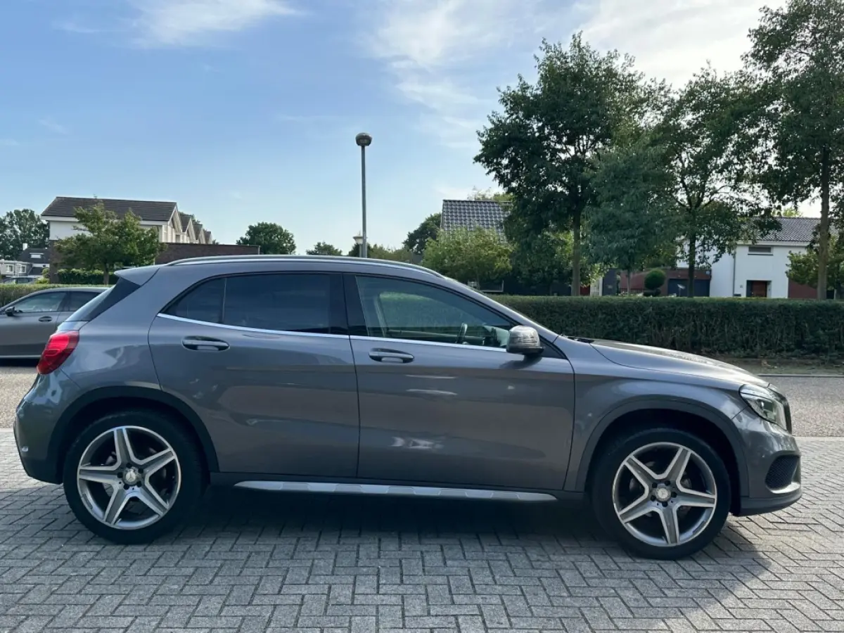 180 Aut. AMG-Styling I Camera I Spiegel-Pakket I Xenon I Stoelverwarming