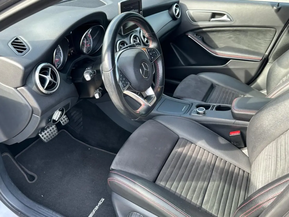 180 Aut. AMG-Styling I Camera I Spiegel-Pakket I Xenon I Stoelverwarming