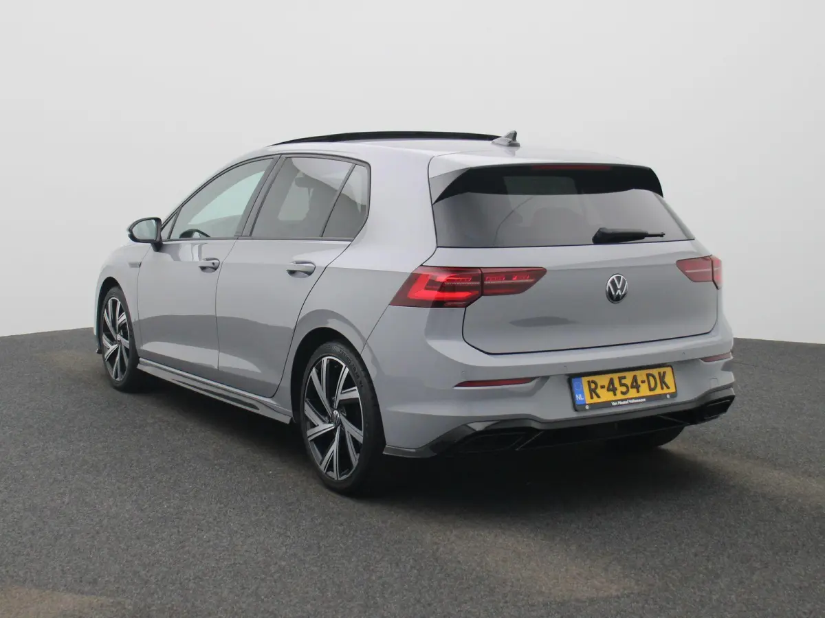 1.5 eTSI Aut. R-Line | Panoramadak | IQ Light | BlackStyle | Winterpakket | HeadUp Display | 18" Velgen |