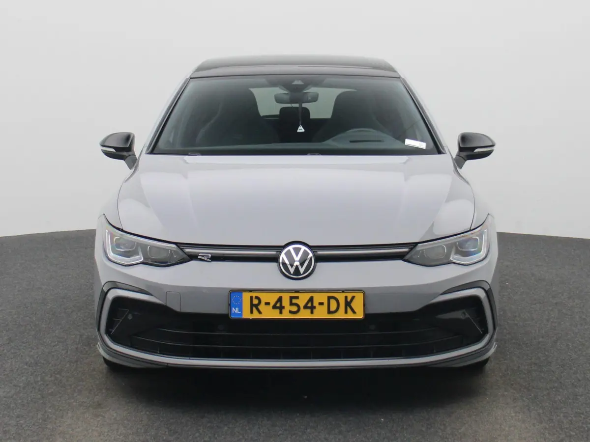1.5 eTSI Aut. R-Line | Panoramadak | IQ Light | BlackStyle | Winterpakket | HeadUp Display | 18" Velgen |