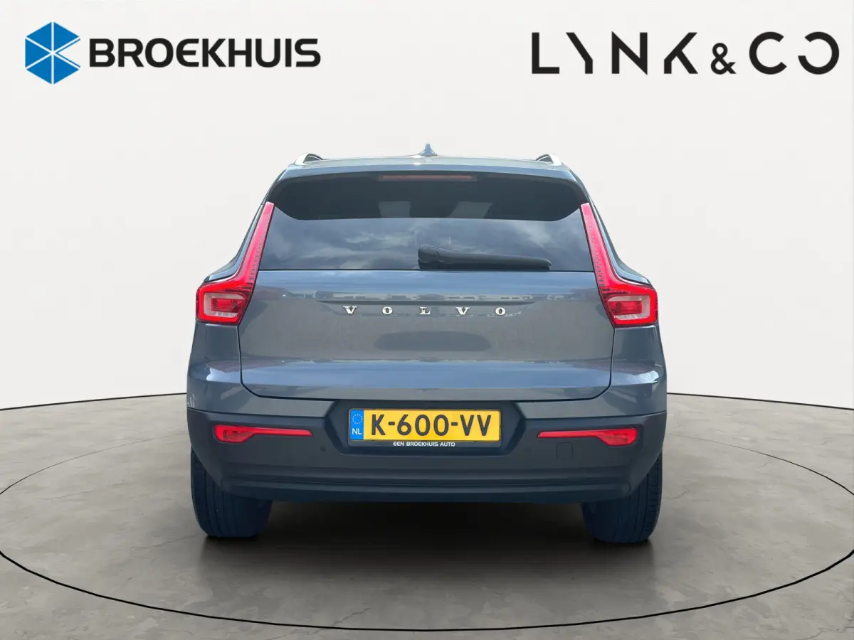 T2 Momentum Core | Trekhaak | Stuur+Stoelverwarming | Cruise control adaptief | Apple Carplay/Android Auto |