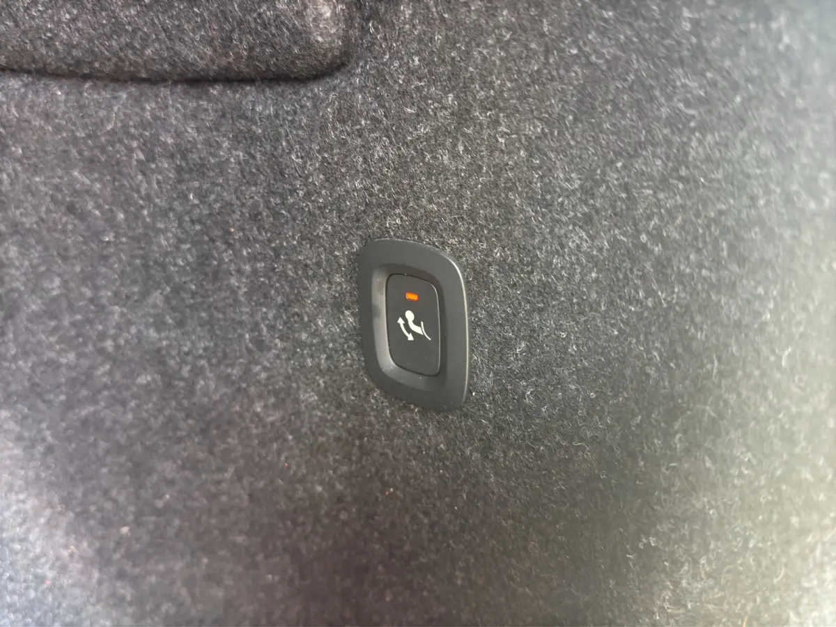 T2 Momentum Core | Trekhaak | Stuur+Stoelverwarming | Cruise control adaptief | Apple Carplay/Android Auto |