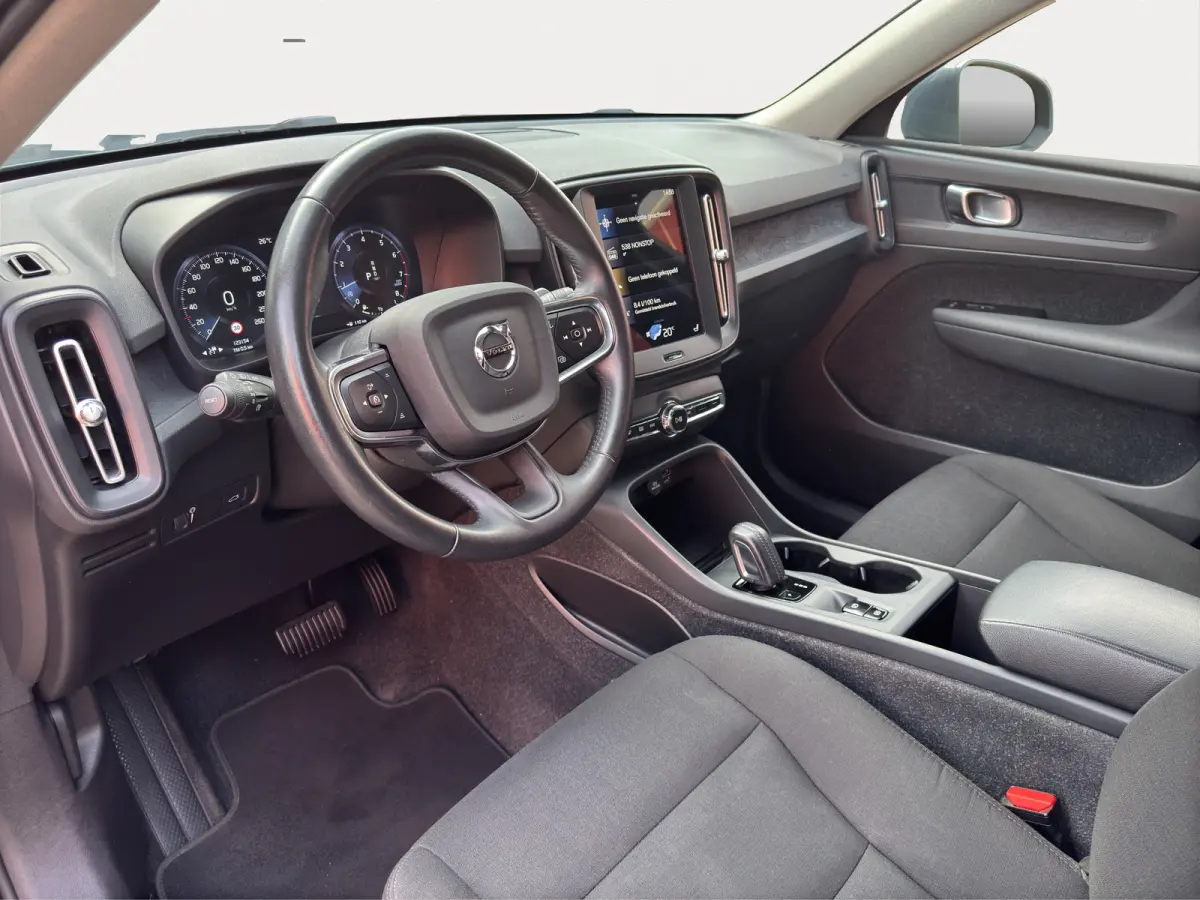 T2 Momentum Core | Trekhaak | Stuur+Stoelverwarming | Cruise control adaptief | Apple Carplay/Android Auto |