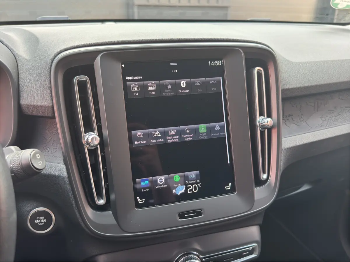 T2 Momentum Core | Trekhaak | Stuur+Stoelverwarming | Cruise control adaptief | Apple Carplay/Android Auto |