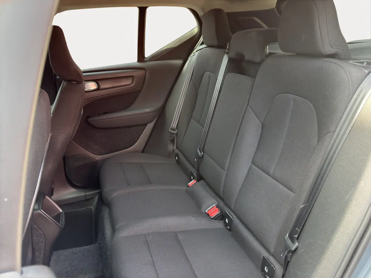 T2 Momentum Core | Trekhaak | Stuur+Stoelverwarming | Cruise control adaptief | Apple Carplay/Android Auto |