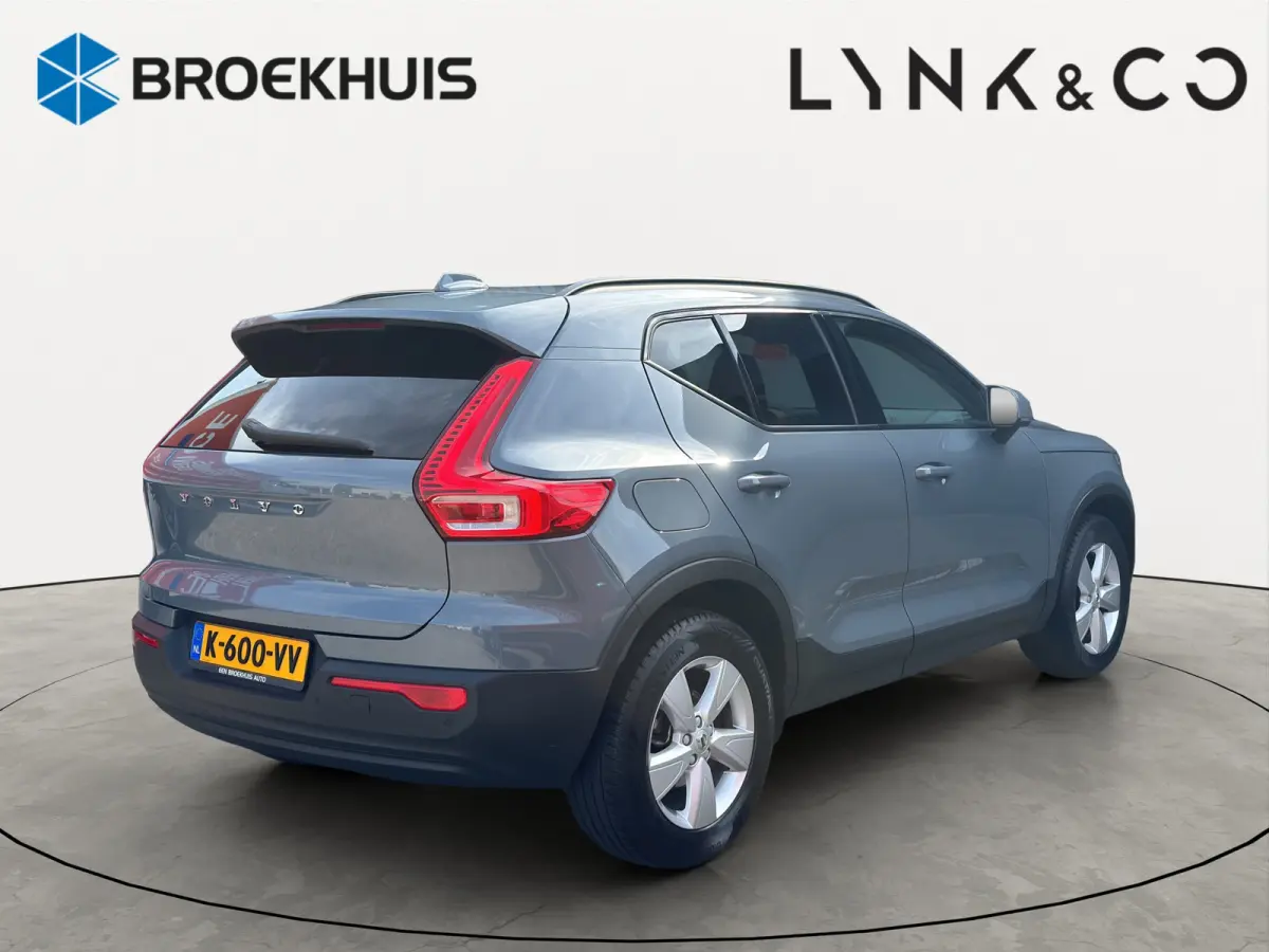 T2 Momentum Core | Trekhaak | Stuur+Stoelverwarming | Cruise control adaptief | Apple Carplay/Android Auto |
