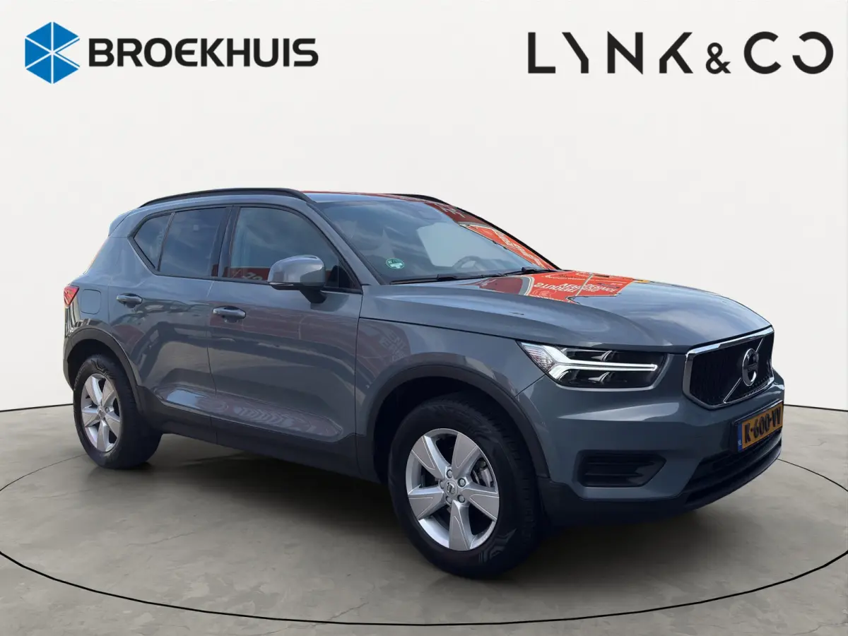 T2 Momentum Core | Trekhaak | Stuur+Stoelverwarming | Cruise control adaptief | Apple Carplay/Android Auto |