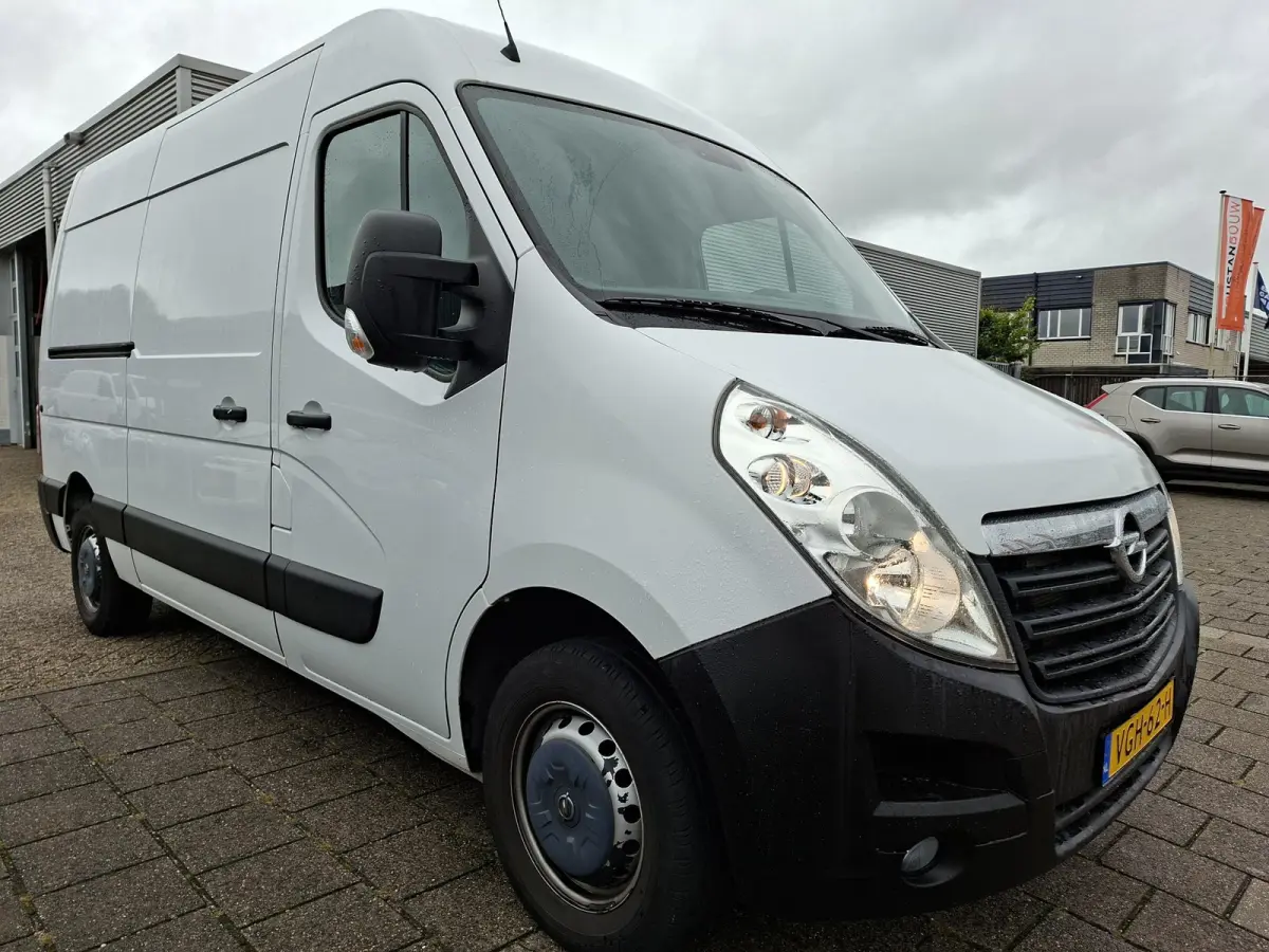 2.3 CDTI BiTurbo L2H2 Start/Stop Navigatie ClimateControl CruiseControl 3-Zitter DAB NAP