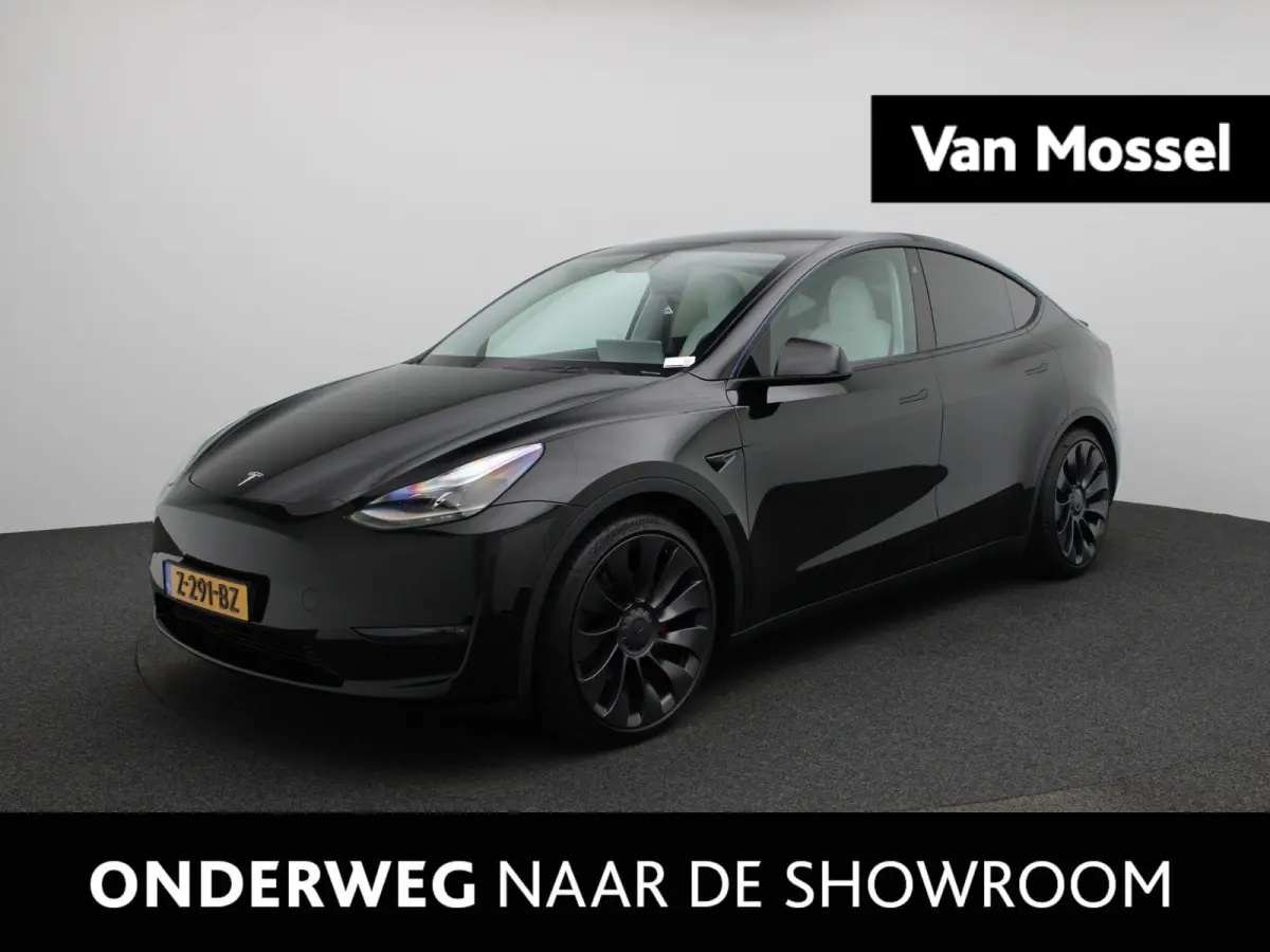 Performance AWD 75 kWh | WORDT VERWACHT | PANORAMADAK | ACHTERUITRIJCAMERA | STOELVERWARMING | STUURWIELVERWARMING | PARKEERSENSOREN | ELEKTRISCHE STOELEN | NAVIGATIE | LED VERLICHTING |