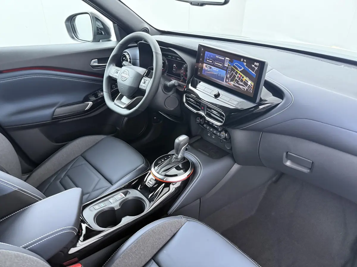1.6 Hybrid Pulse | €3.000 voorraadvoordeel | MY26 | Midnight Blue Lederen bekleding | Stoel & stuurwielverwarming | Adaptieve cruise control (ProPilot Assist)