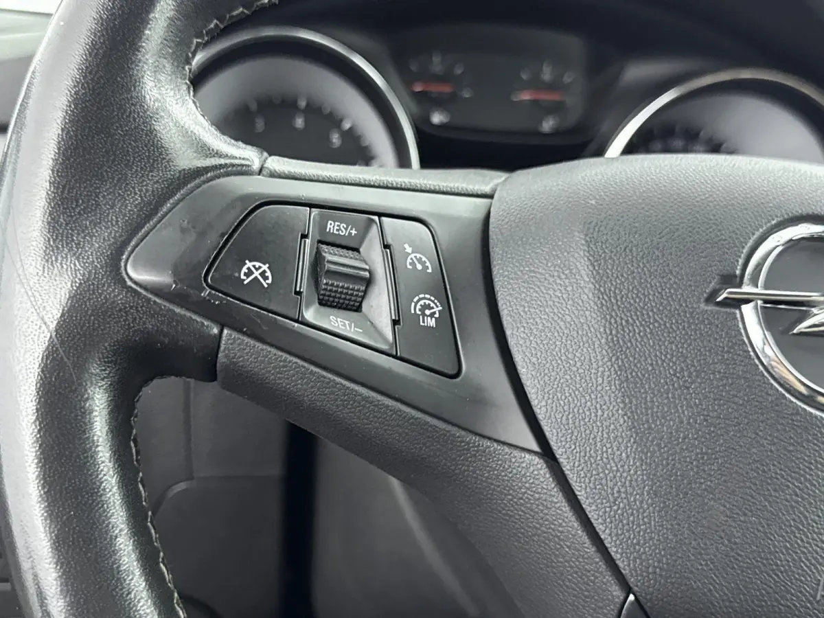 1.2 Edition | Airco | Navigatie | Parkeerhulp | LED Verlichting |