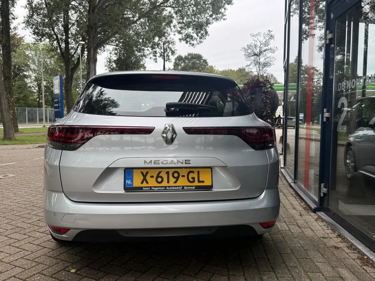1.3 TCe 140 | Navigatie | ECC | PDC voor + achter | LM Velgen | Apple CarPlay/Android Auto |