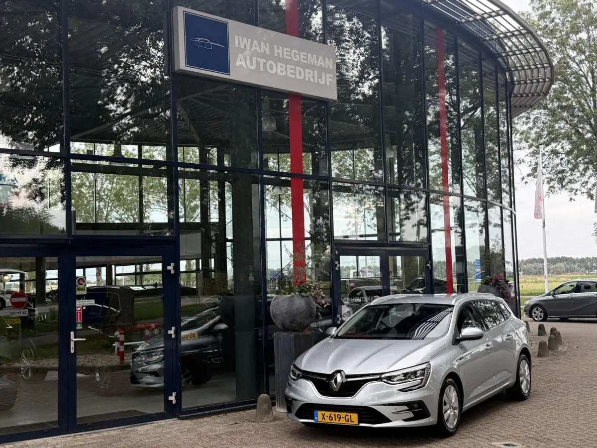 1.3 TCe 140 | Navigatie | ECC | PDC voor + achter | LM Velgen | Apple CarPlay/Android Auto |