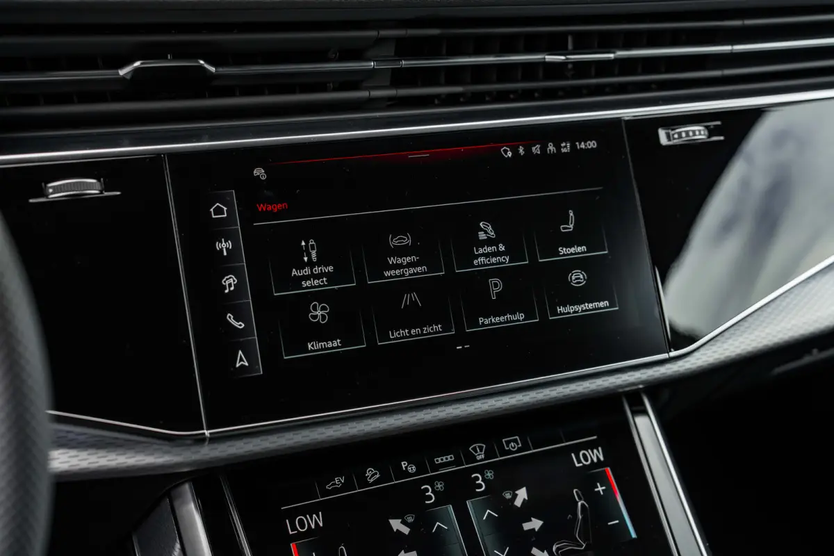 55 TFSI e quattro Pro Line | Panoramadak | Trekhaak | HUD | Bang & Olufsen | Nachtzichtassistent | | Achteruitrijcamera | Audio installatie premium | Dodehoek detectie