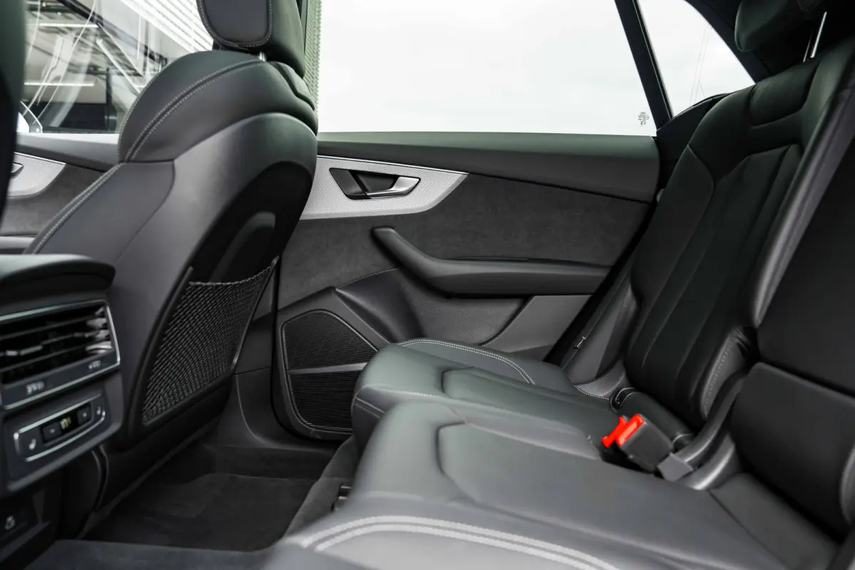 55 TFSI e quattro Pro Line | Panoramadak | Trekhaak | HUD | Bang & Olufsen | Nachtzichtassistent | | Achteruitrijcamera | Audio installatie premium | Dodehoek detectie