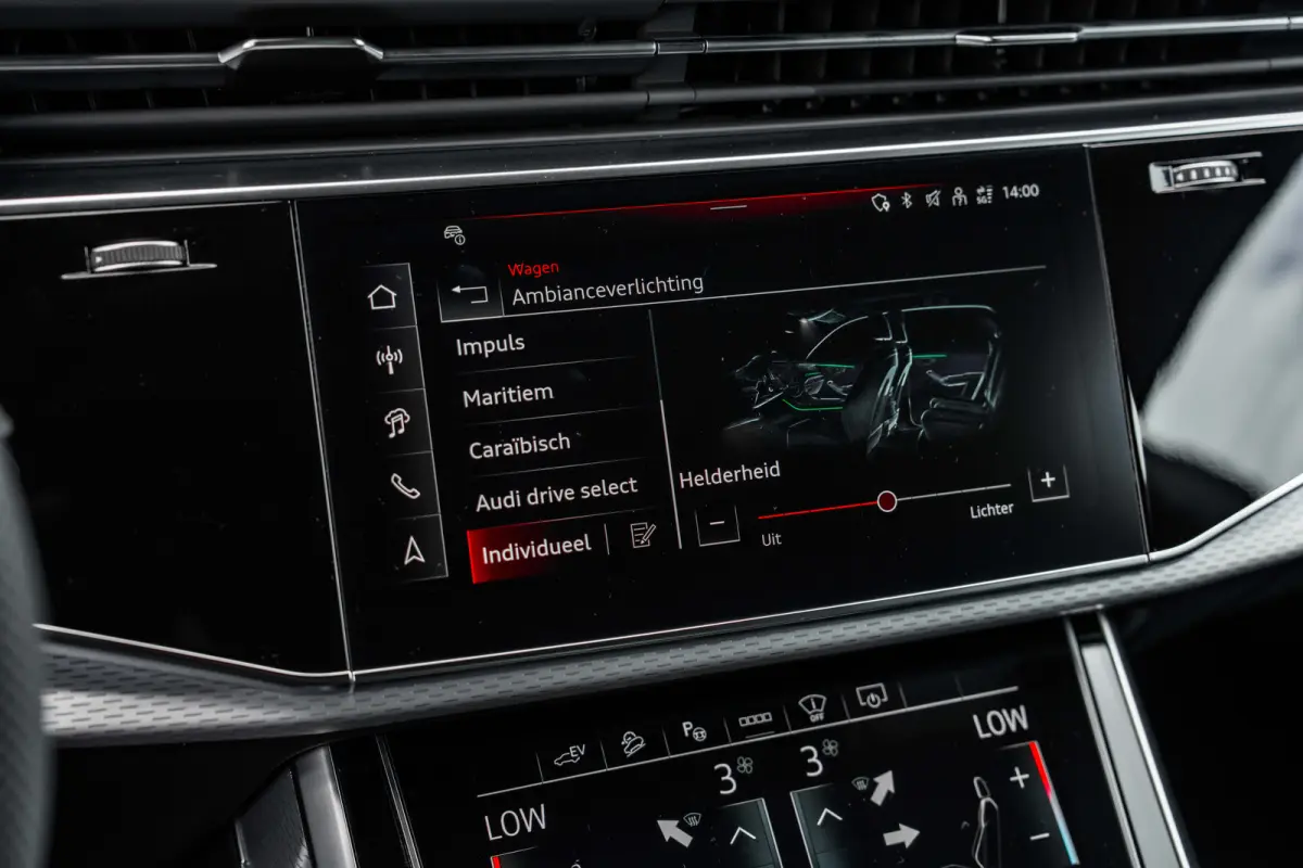 55 TFSI e quattro Pro Line | Panoramadak | Trekhaak | HUD | Bang & Olufsen | Nachtzichtassistent | | Achteruitrijcamera | Audio installatie premium | Dodehoek detectie