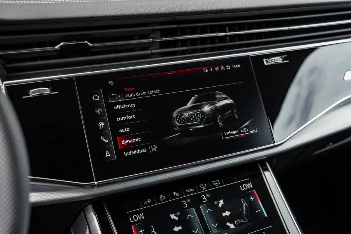 55 TFSI e quattro Pro Line | Panoramadak | Trekhaak | HUD | Bang & Olufsen | Nachtzichtassistent | | Achteruitrijcamera | Audio installatie premium | Dodehoek detectie