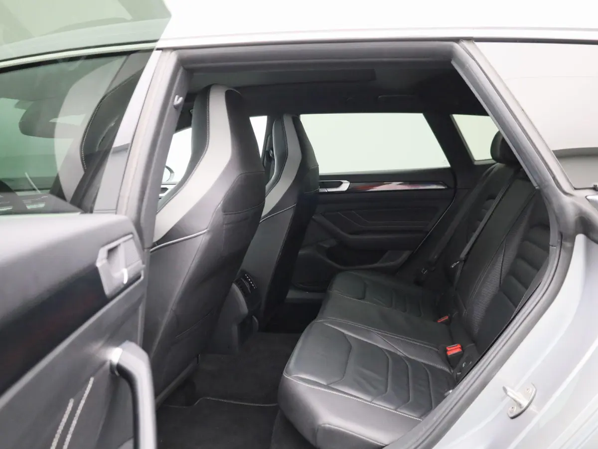 1.4 TSI eHybrid R-Line Business+ | PANORAMADAK | 360 CAMERA | MEMORY | TREKHAAK | ELEKTRISCHE KOFFERKLEP | STOELVERWARMING | KEYLESS | VIRTUAL COCKPIT | ADAPTIVE CRUISE CONTROL | LANE ASSIST