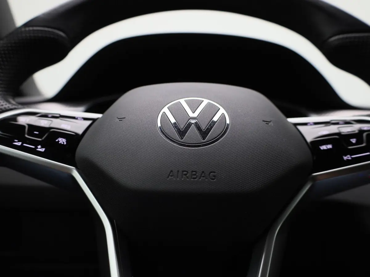 1.4 TSI eHybrid R-Line Business+ | PANORAMADAK | 360 CAMERA | MEMORY | TREKHAAK | ELEKTRISCHE KOFFERKLEP | STOELVERWARMING | KEYLESS | VIRTUAL COCKPIT | ADAPTIVE CRUISE CONTROL | LANE ASSIST