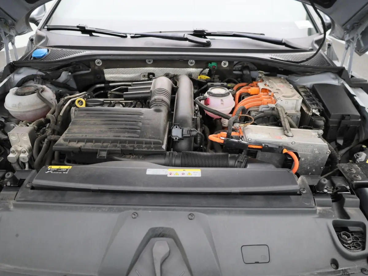 1.4 TSI eHybrid R-Line Business+ | PANORAMADAK | 360 CAMERA | MEMORY | TREKHAAK | ELEKTRISCHE KOFFERKLEP | STOELVERWARMING | KEYLESS | VIRTUAL COCKPIT | ADAPTIVE CRUISE CONTROL | LANE ASSIST