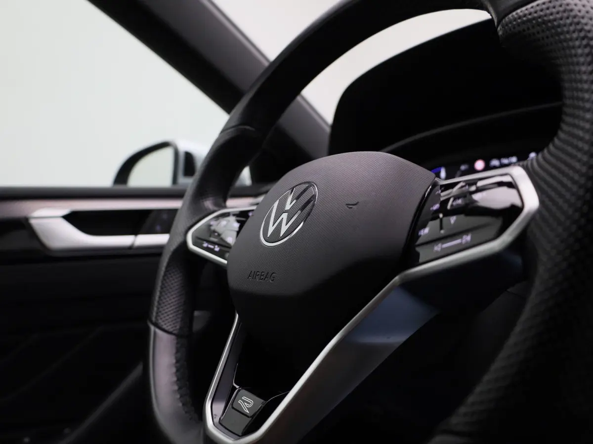 1.4 TSI eHybrid R-Line Business+ | PANORAMADAK | 360 CAMERA | MEMORY | TREKHAAK | ELEKTRISCHE KOFFERKLEP | STOELVERWARMING | KEYLESS | VIRTUAL COCKPIT | ADAPTIVE CRUISE CONTROL | LANE ASSIST