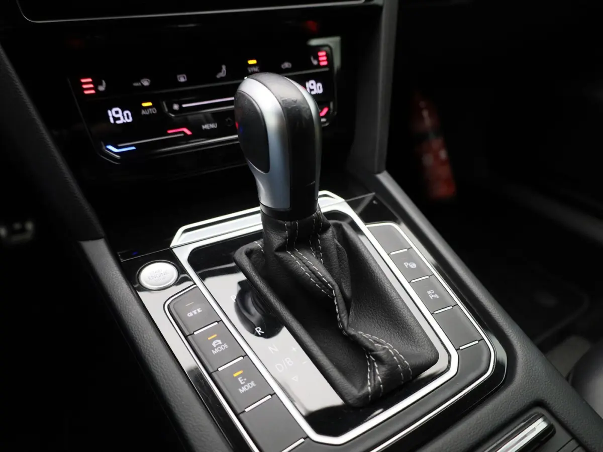 1.4 TSI eHybrid R-Line Business+ | PANORAMADAK | 360 CAMERA | MEMORY | TREKHAAK | ELEKTRISCHE KOFFERKLEP | STOELVERWARMING | KEYLESS | VIRTUAL COCKPIT | ADAPTIVE CRUISE CONTROL | LANE ASSIST