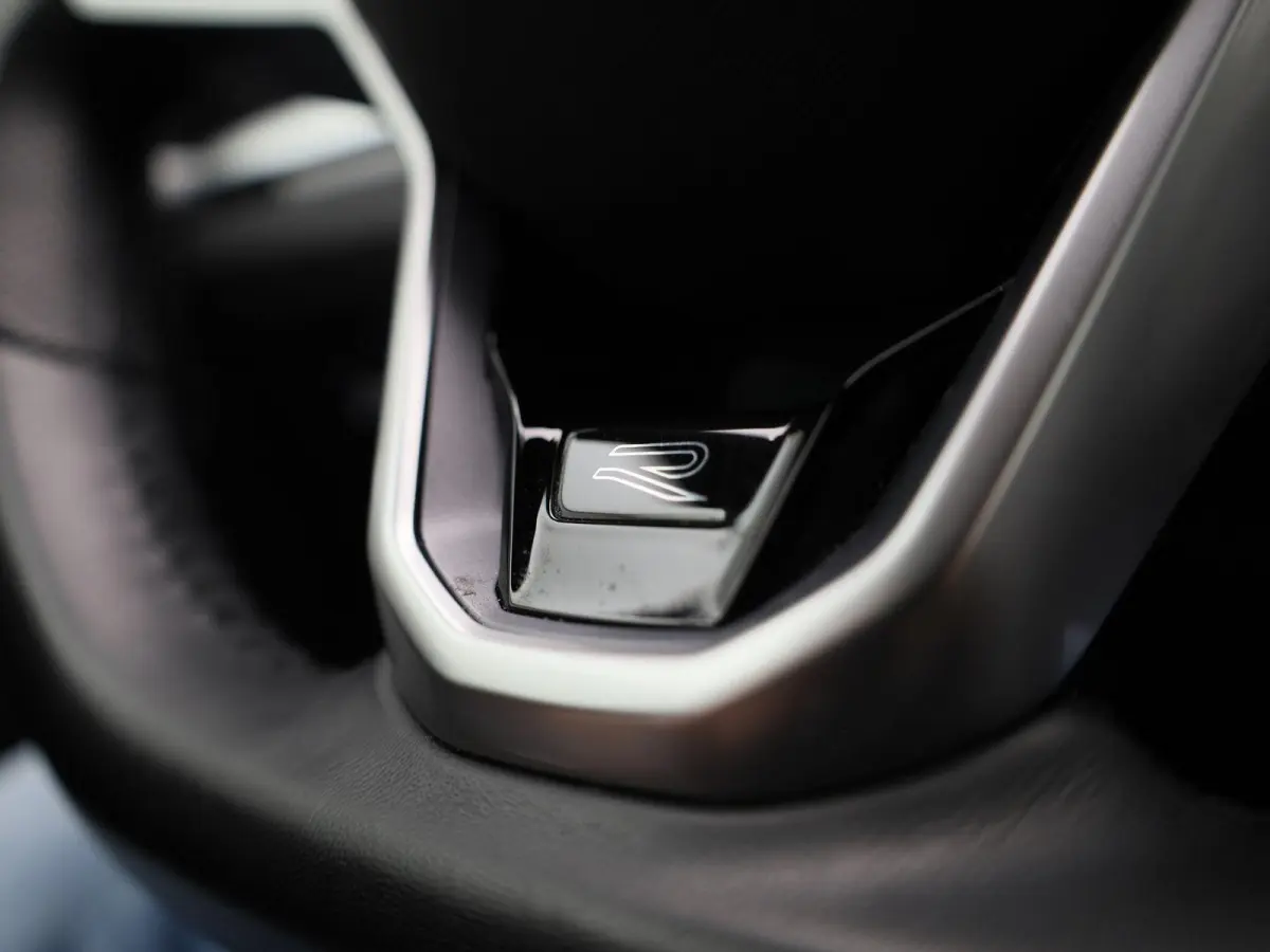 1.4 TSI eHybrid R-Line Business+ | PANORAMADAK | 360 CAMERA | MEMORY | TREKHAAK | ELEKTRISCHE KOFFERKLEP | STOELVERWARMING | KEYLESS | VIRTUAL COCKPIT | ADAPTIVE CRUISE CONTROL | LANE ASSIST
