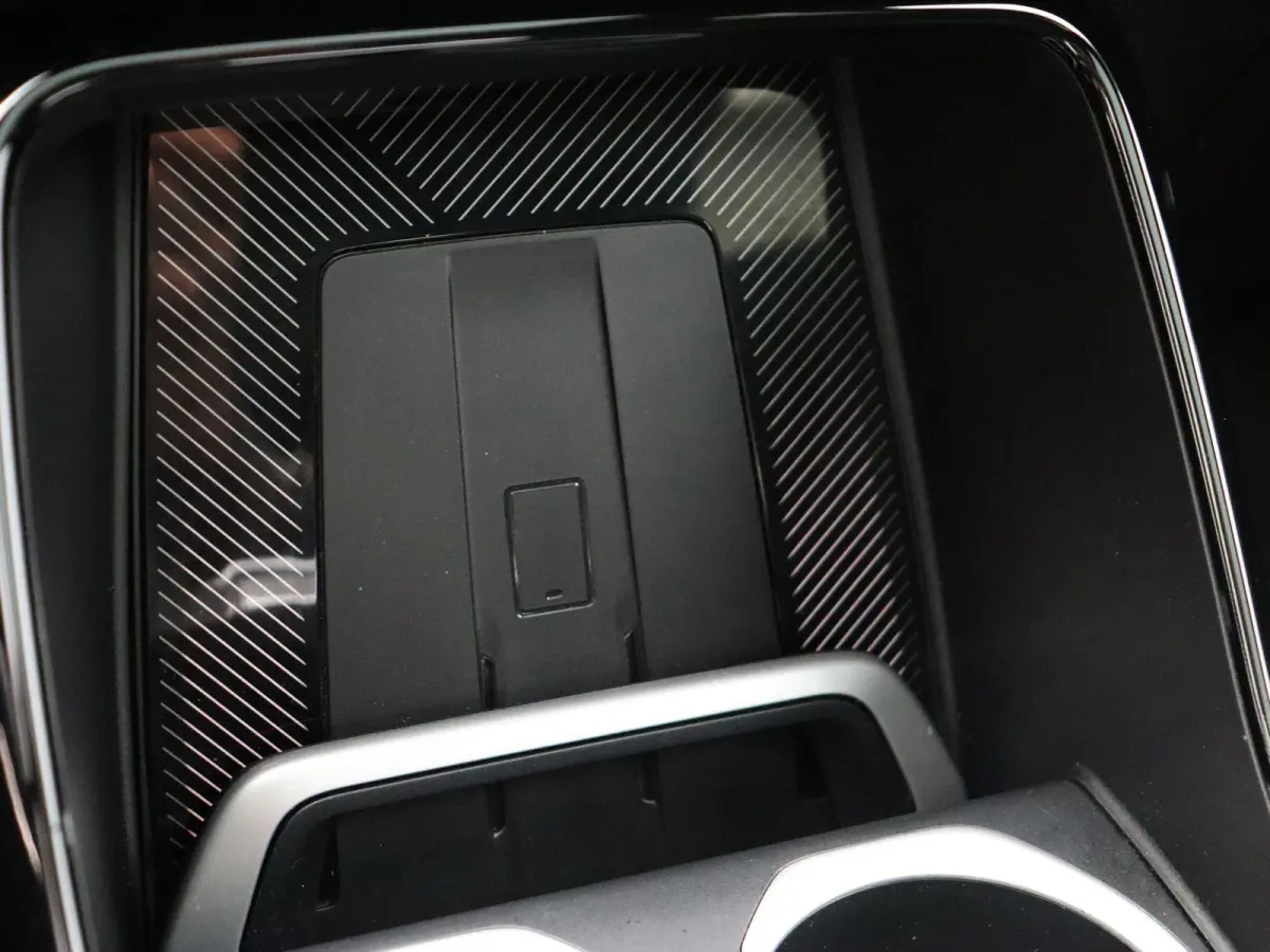 xDrive30 M Sportpakket Pro | Innovation Pack | Comfort Pack | Stuurwielrand verwarmd | Ppanoramadak | Elektrisch Verstelbare Sportstoelen | Driving Assistant Professional | Harman Kardon | P