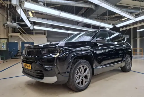 1.2 e-Hybrid Summit | Tot 8 Jaar Garantie | Panoramadak | Elektrische Stoelverstelling | Elektrische Achterklep | Keyless | Camera | Stoel & Stuurverwarming | Focal Sound |