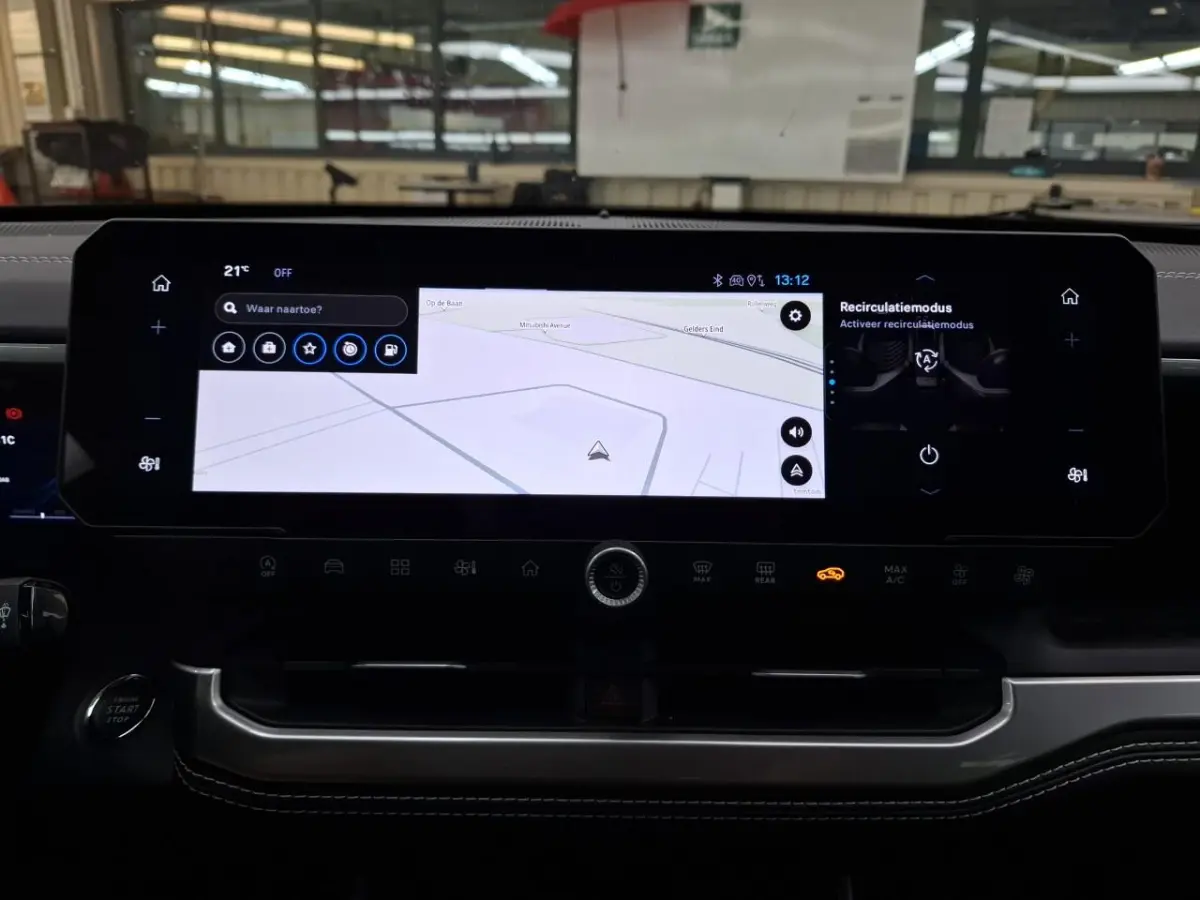 1.2 e-Hybrid Summit | Tot 8 Jaar Garantie | Panoramadak | Elektrische Stoelverstelling | Elektrische Achterklep | Keyless | Camera | Stoel & Stuurverwarming | Focal Sound |