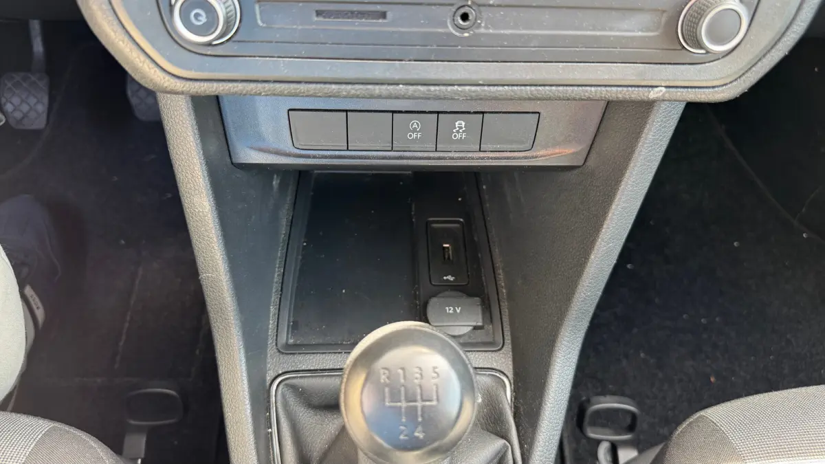 2.0 TDI (EUR6) 102PK UNIEK 18.780 KM | RVS imperiaal en sidebars | Airco | PDC | Trekhaak