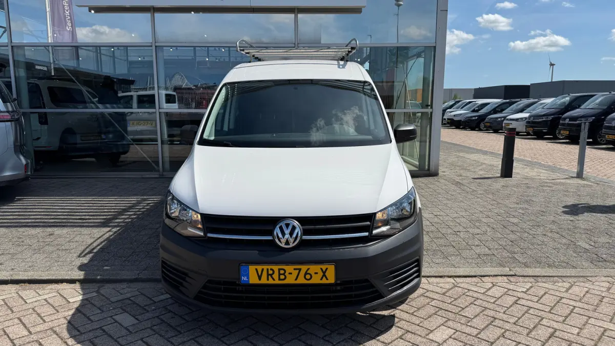 2.0 TDI (EUR6) 102PK UNIEK 18.780 KM | RVS imperiaal en sidebars | Airco | PDC | Trekhaak