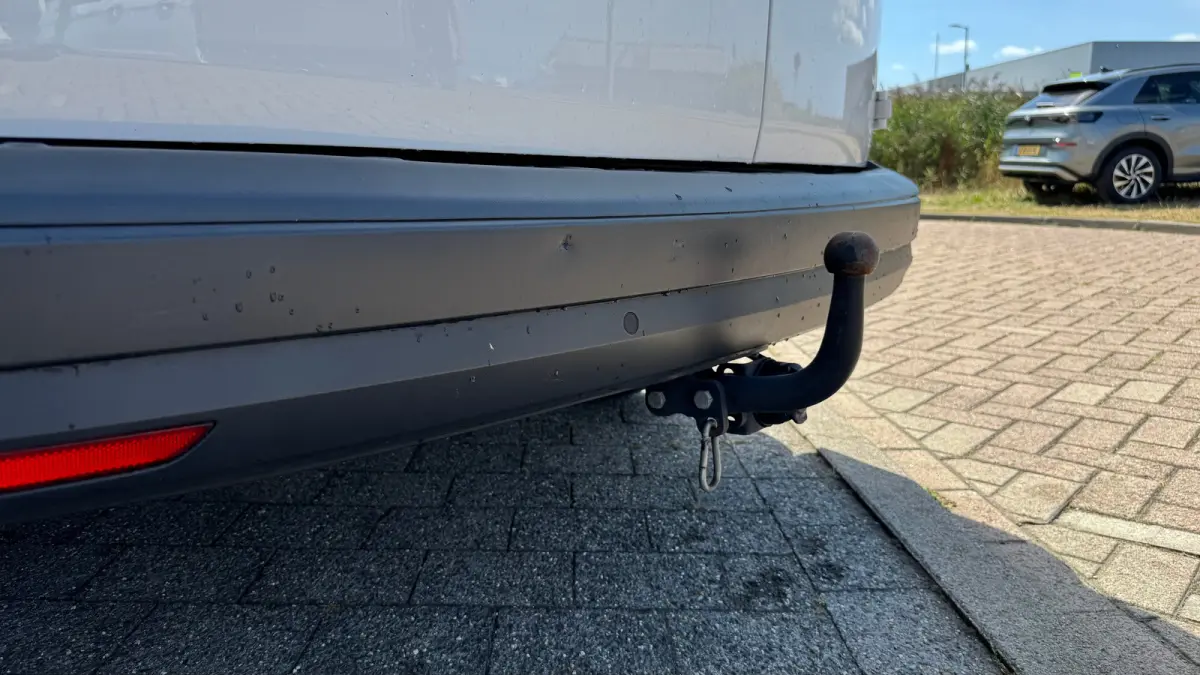 2.0 TDI (EUR6) 102PK UNIEK 18.780 KM | RVS imperiaal en sidebars | Airco | PDC | Trekhaak
